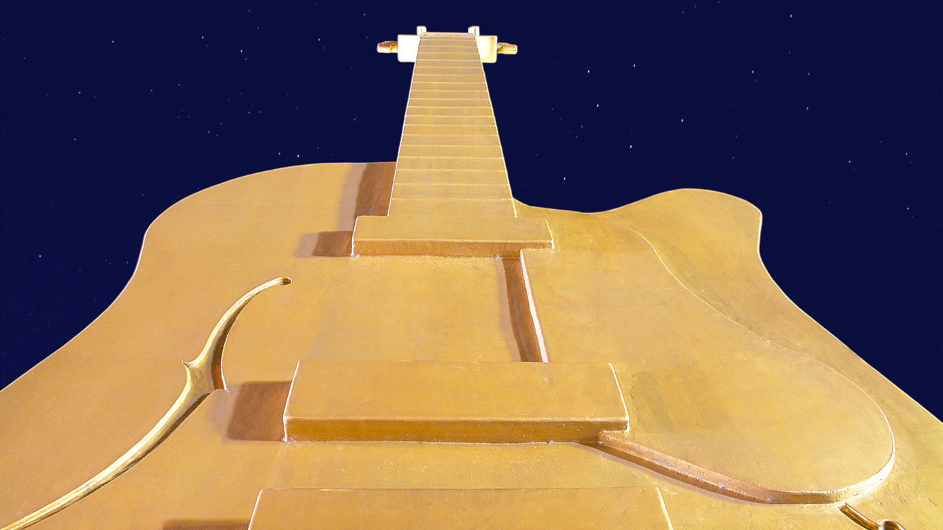 Big Golden Guitar in Tamworth, New South Wales (© Stonemeadow Photography/Alamy)(Bing Australia)
