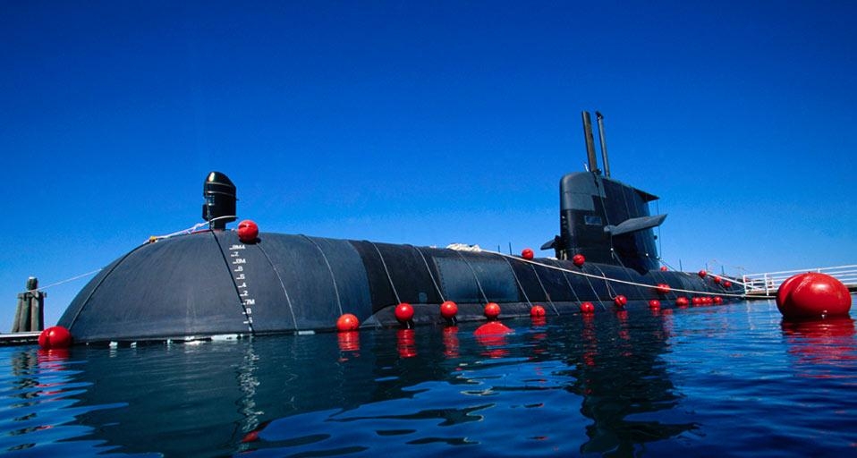 Australian Collins Class Submarine (© Robert Garvey/Corbis) &copy; (Bing United Kingdom)