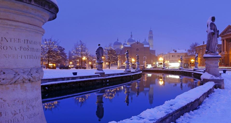 Prato della Valle in Padua, Italy (© SIME/eStock Photo) &copy; (Bing United States)
