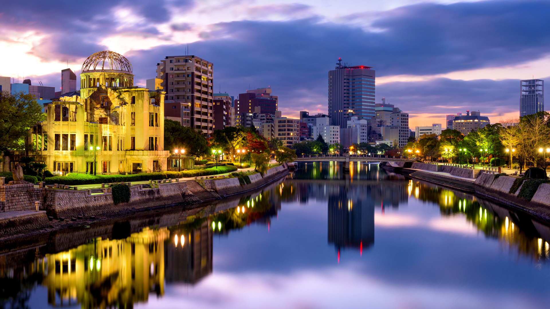 原爆ドームと元安川, 広島 (© Sean Pavone/Alamy Stock Photo)(Bing Japan)