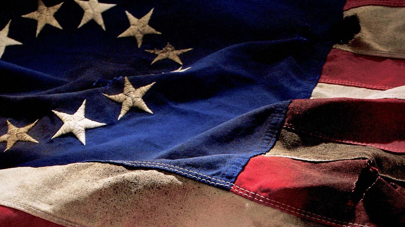 ”Betsy Ross” flag, symbol of the American Revolution (@ Ocean/Corbis)(Bing United States)