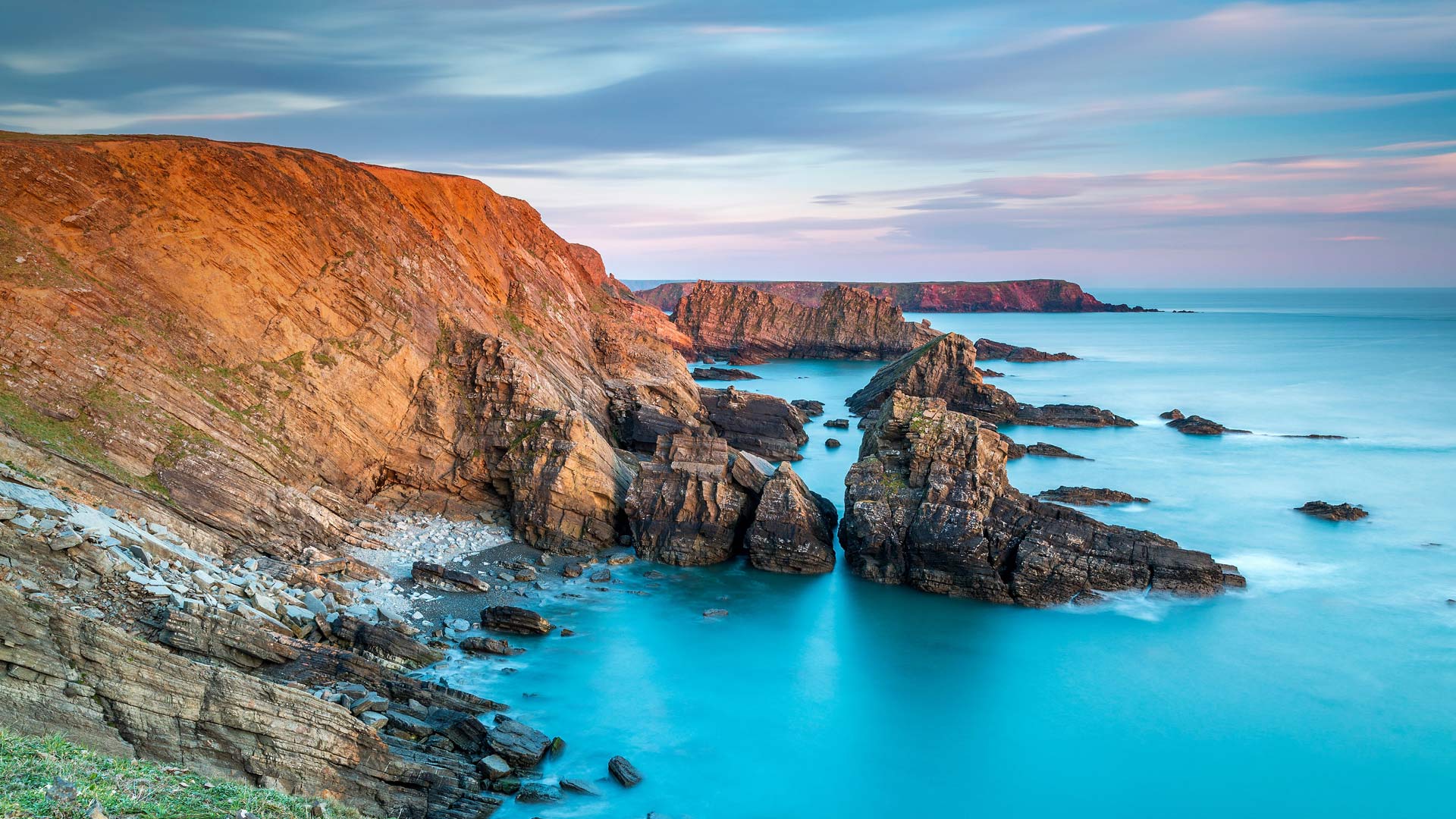 Pitting Gales Point, Pembrokeshire Coast National Park, west Wales (© Sebastian Wasek/Getty Images)(Bing United Kingdom)
