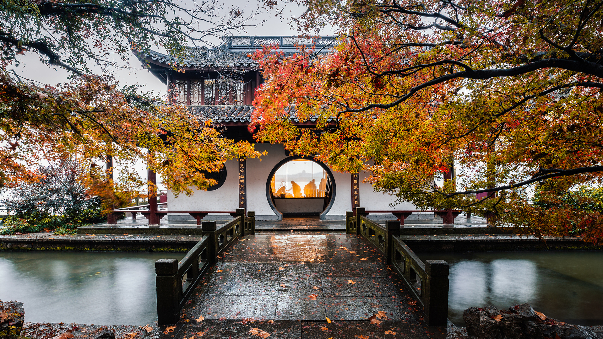 杭州西湖的古典中国园林 (© DANNY HU/Getty Images)(Bing China)