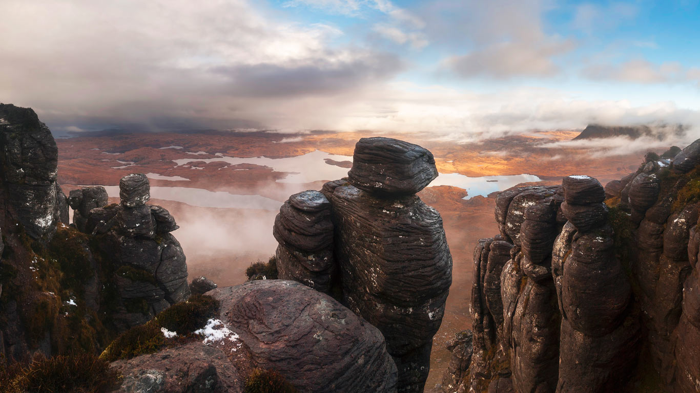 View from Stac Pollaidh over Inverpolly in the Northwest Highlands of Scotland (© Tobias Richter/LOOK-foto/Getty Images)(Bing United Kingdom)