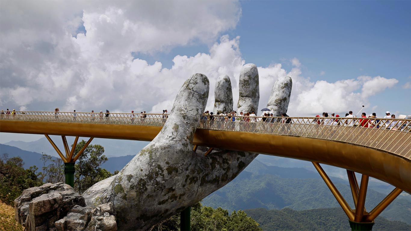 Golden Bridge near Da Nang, Vietnam (© REUTERS/Kham TPX)(Bing United Kingdom)