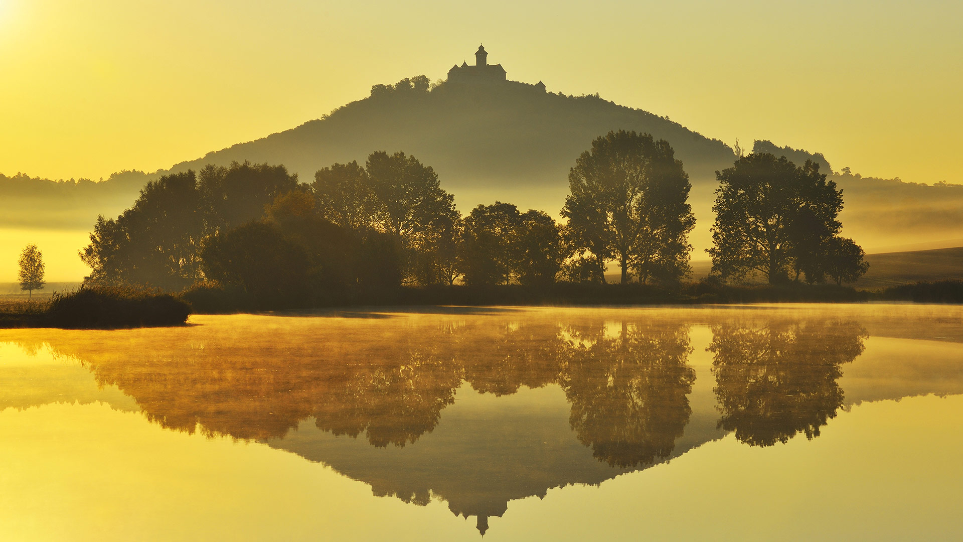 赖格莱兴的Wachsenburg城堡，德国图林根州 (© Raimund Linke/Masterfile)(Bing China)