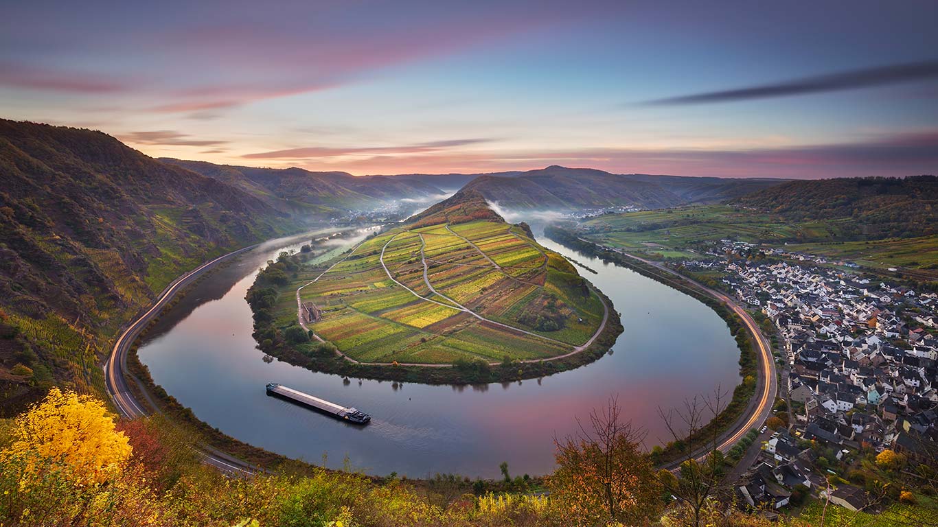 Moselschleife bei Bremm, Rheinland-Pfalz, Deutschland (© Huber/Sime/eStock Photo)(Bing Deutschland)
