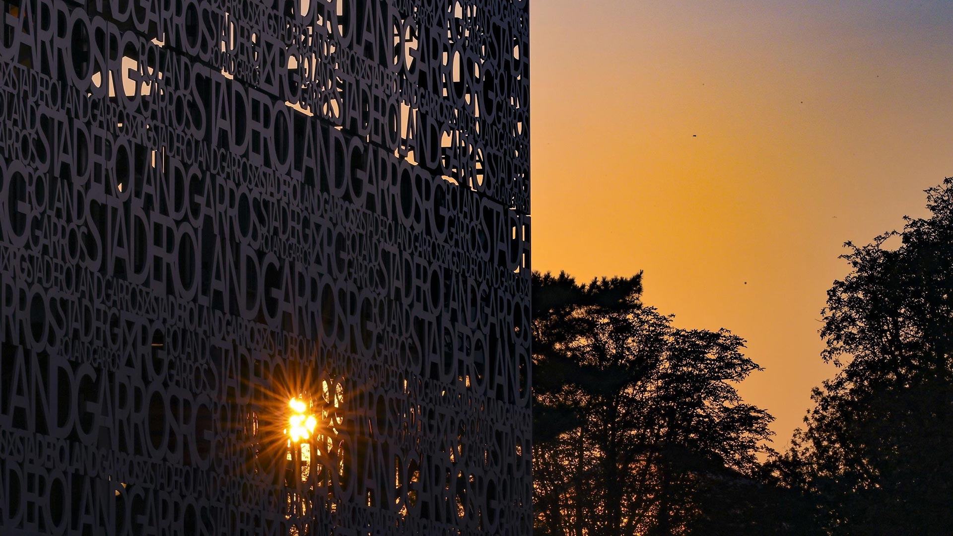 Le court Philippe Chatrier au stade Roland-Garros, Paris (© CTK/Alamy Stock Photo)(Bing France)