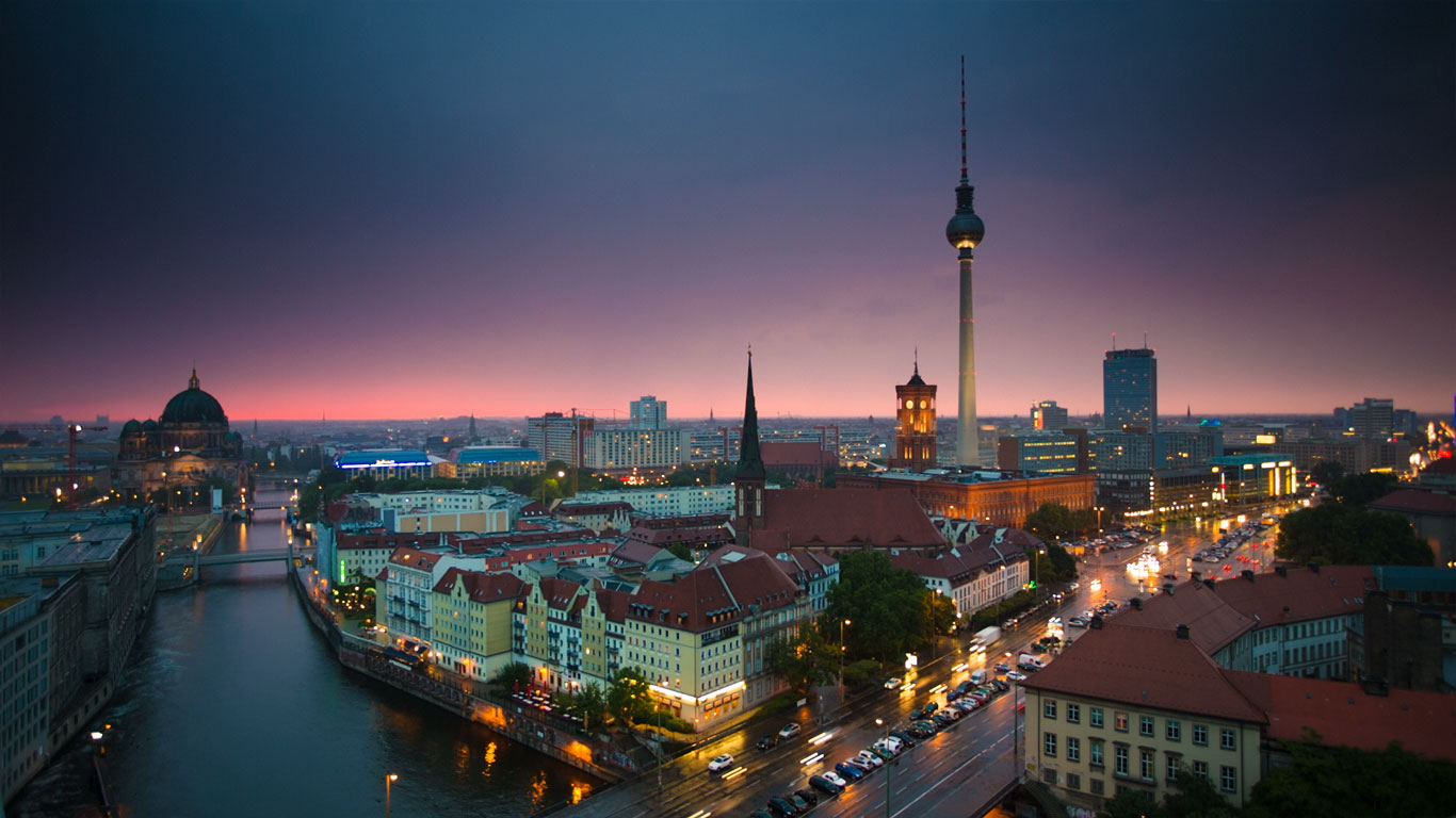 Time lapse of Berlin skyline at night (© Schroptschop/Getty Images)(Bing United Kingdom)