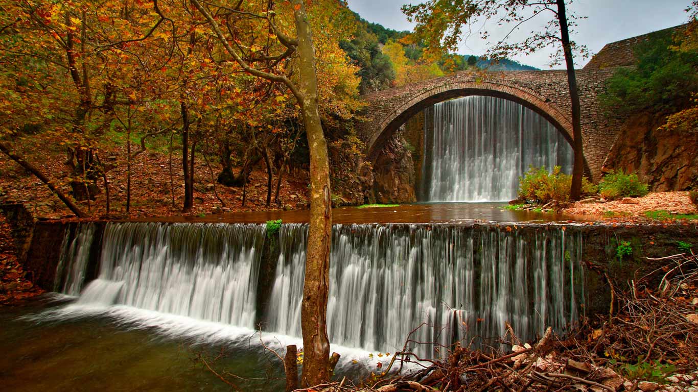 Paleokaria Bridge over the Portaikos River near Trikala, Greece (© Hercules Milas/Alamy)(Bing United States)