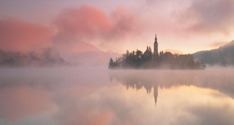 Lake Bled, Slovenia (© Marko Trebusak/Alamy) &copy; (Bing United Kingdom)
