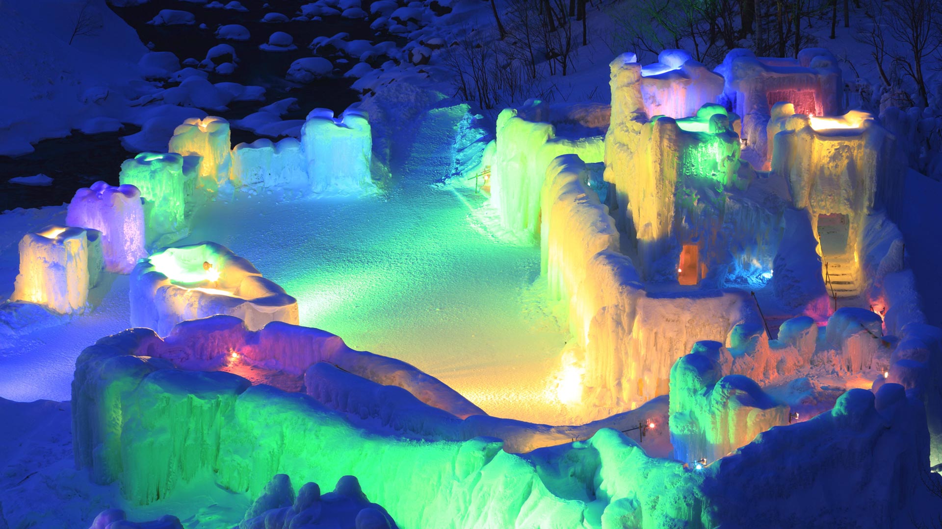 ｢層雲峡氷瀑まつり」北海道, 上川町 (©  JTB MEDIA CREATION, Inc./Alamy Stock Photo)(Bing Japan)