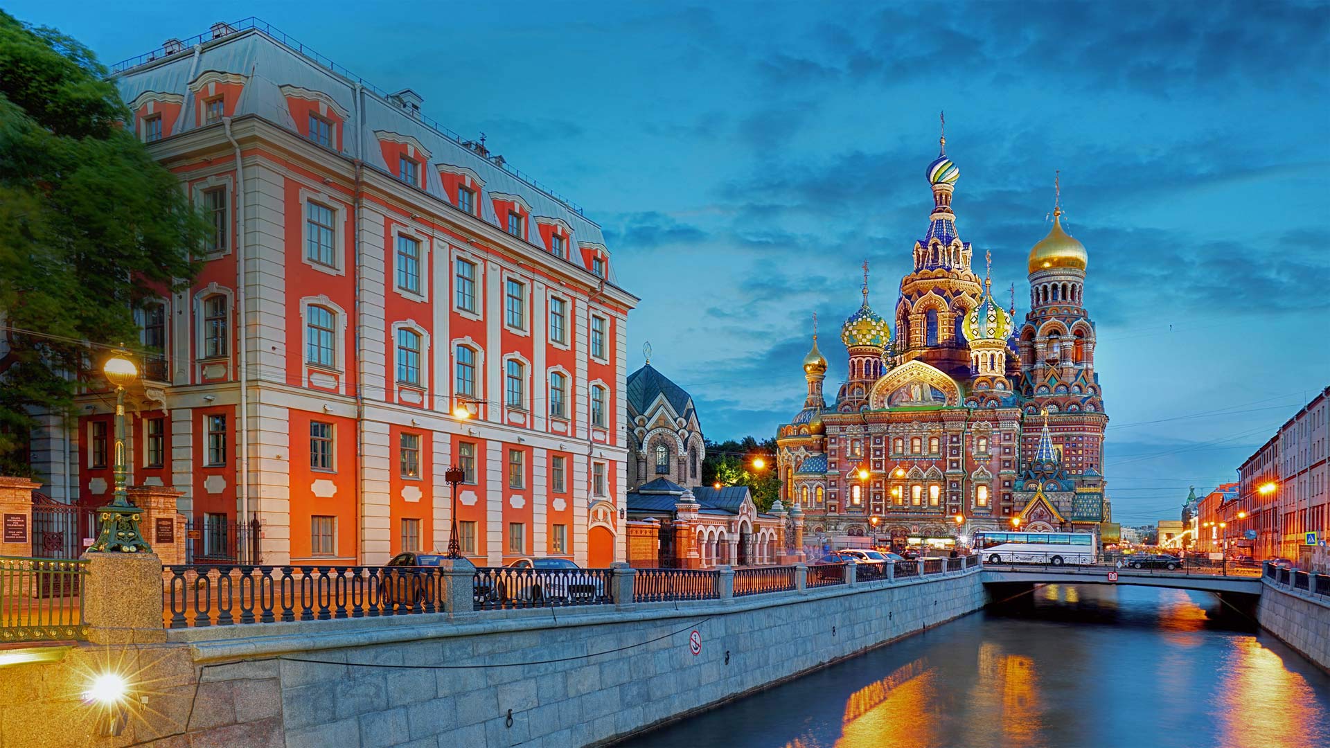 Griboyedov Canal and the Church of the Savior on Spilled Blood in Saint Petersburg, Russia (© Tomas Sereda/Getty Images)(Bing United Kingdom)