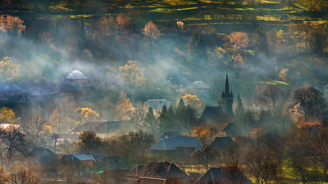 Mist across the Transylvanian countryside in Romania (© Alex Robciuc/REX/Shutterstock)(Bing United Kingdom)