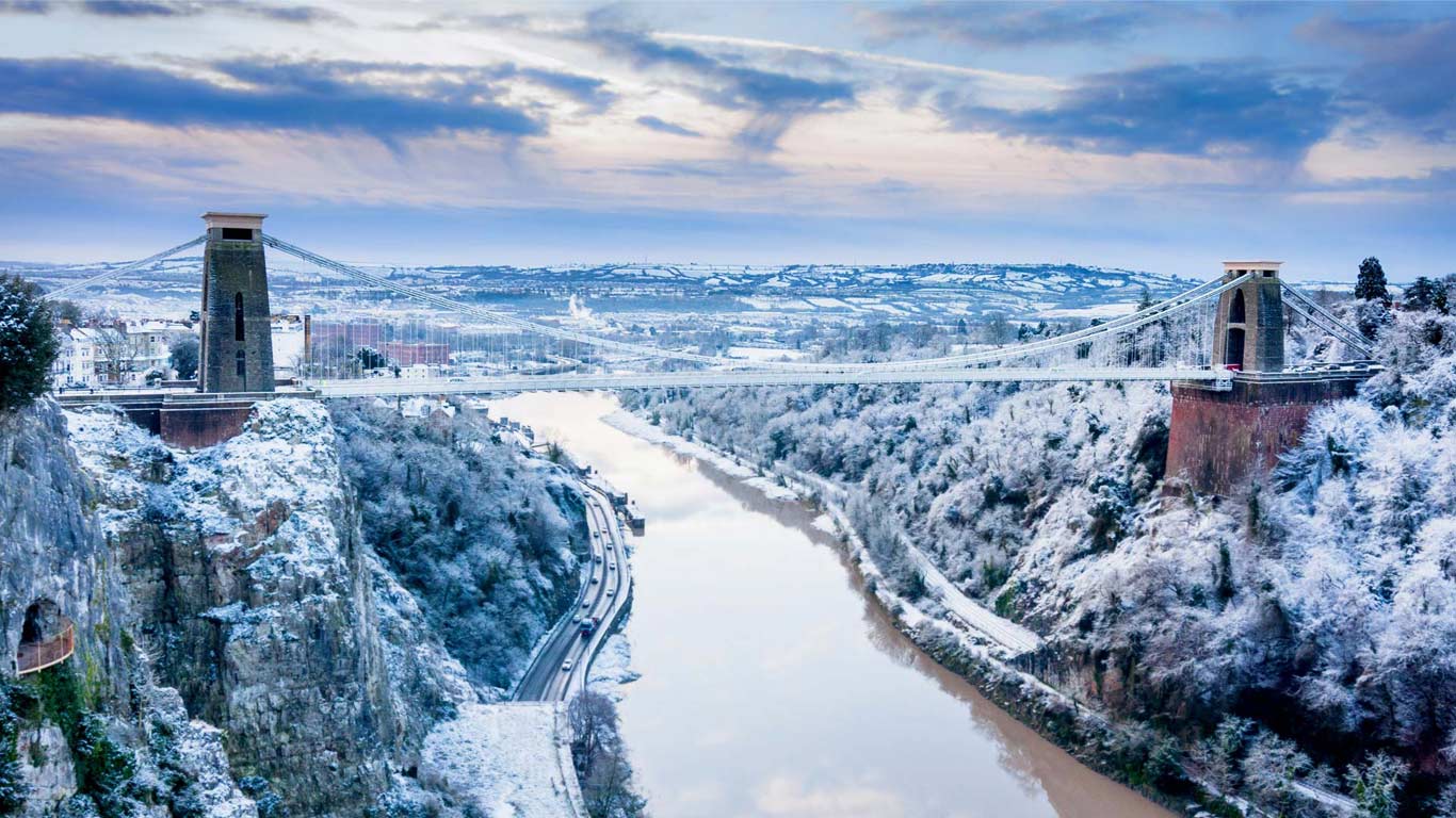 Clifton Bridge in winter, Bristol (© Daugirdas Tomas Racys/Getty Images)(Bing United Kingdom)