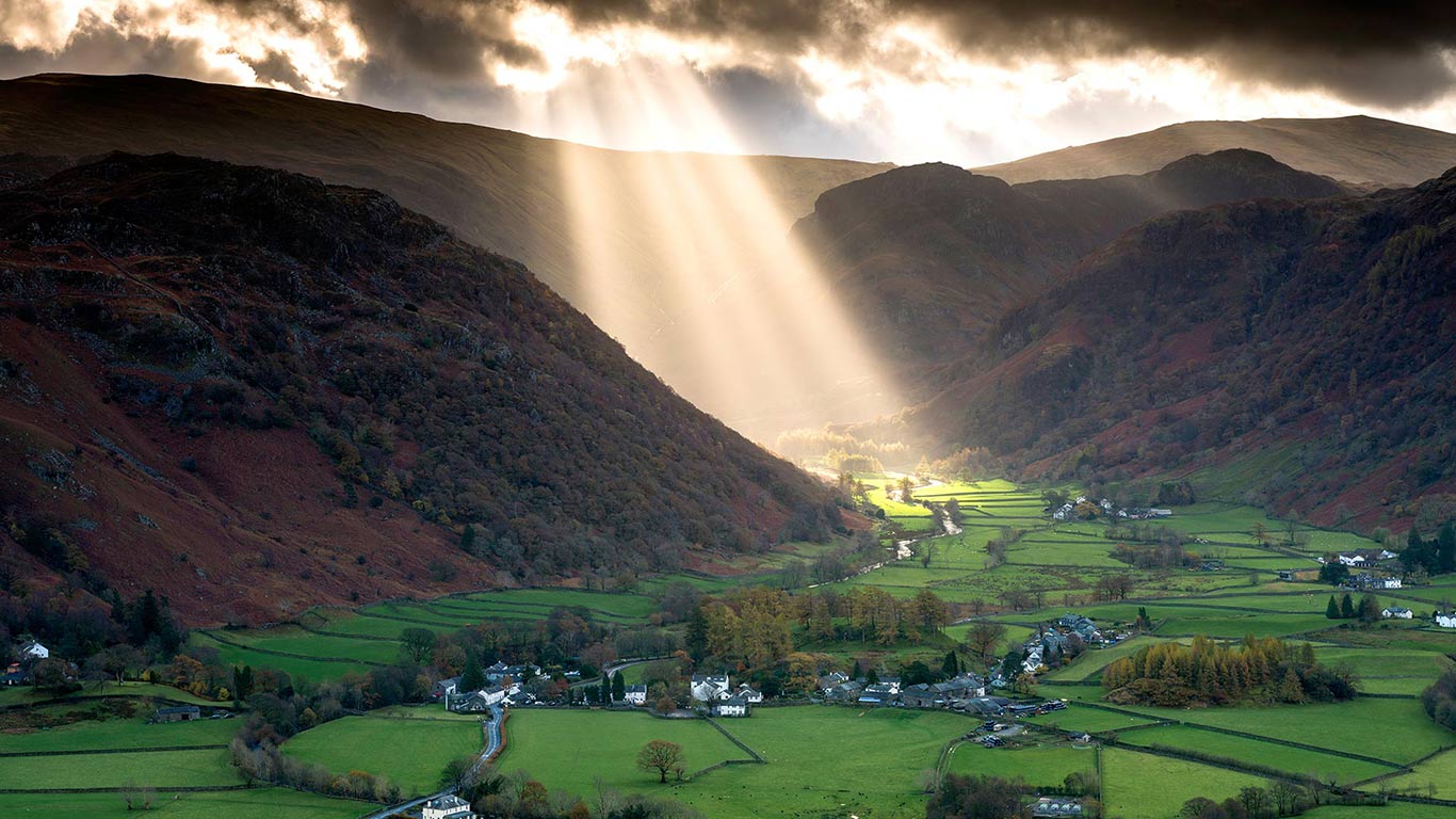 Shafts of light work their way across the Borrowdale valley in the English Lake District National park (© John Finney Photography/Getty Images)(Bing United Kingdom)