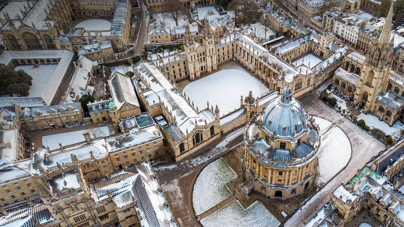 Aerial view of central Oxford, England (© Alexey Fedorenko/Shutterstock)(Bing Canada)