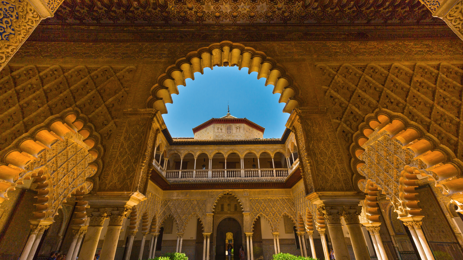 Patio de las Doncellas, Alcázar de Sevilla, España (© Danny Lehman/Getty Images)(Bing España)