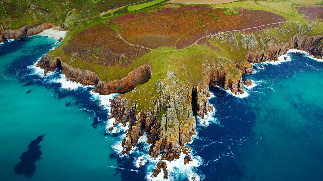 View of the Cornwall coast (© Allan Baxter/Getty Images)(Bing United Kingdom)
