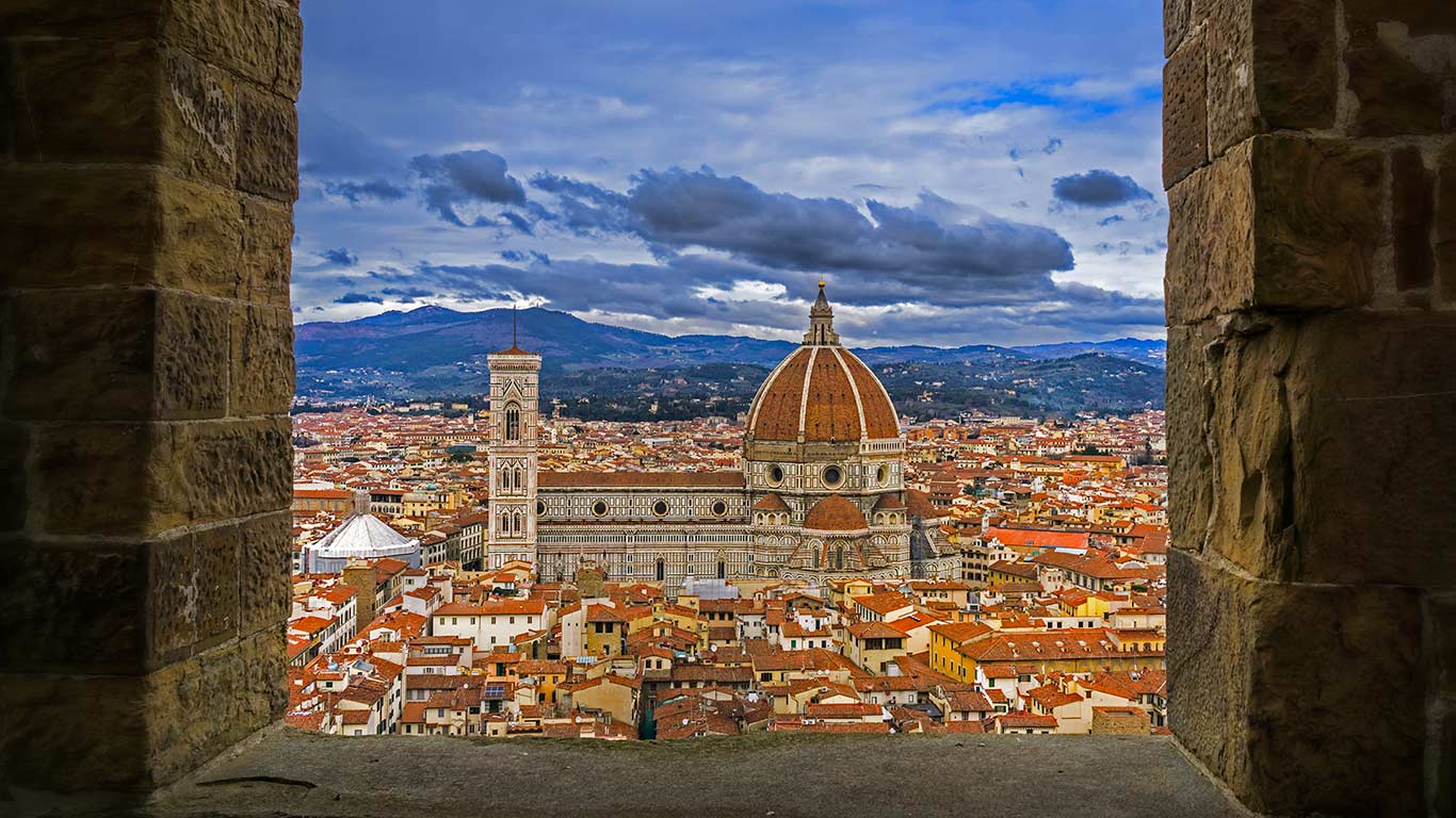 View of the Florence Cathedral from the tower of Palazzo Vecchio in Florence, Italy (© Insung Choi/Tandem Stills + Motion)(Bing United Kingdom)