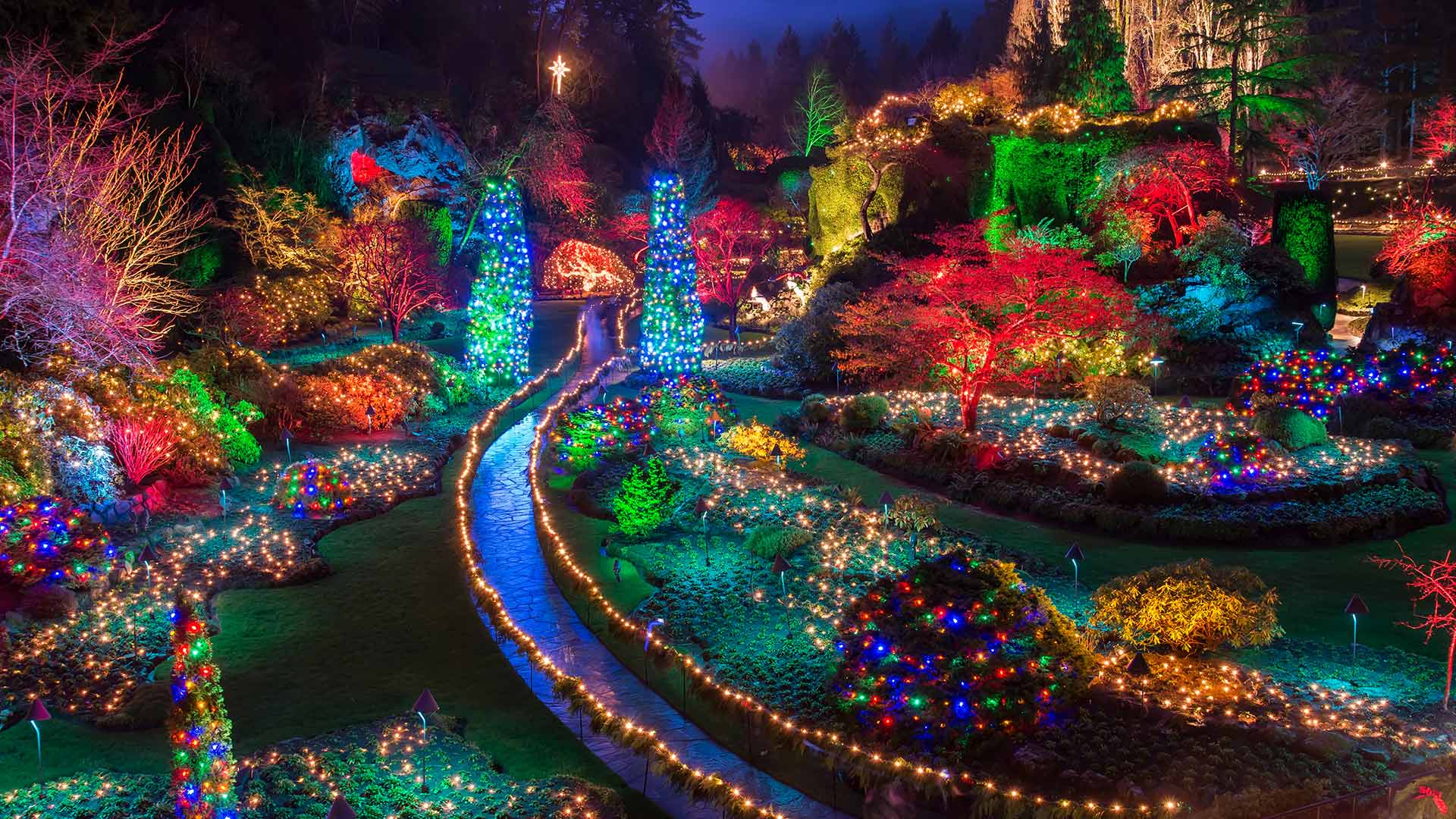 Christmas lights at the Butchart Gardens in British Columbia (© James Wheeler/Getty Images)(Bing Canada)
