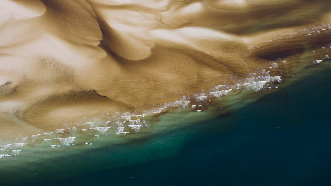 Wathumba Creek estuary on Fraser Island in Queensland, Australia (© Peter Essick/Aurora Photos)(Bing Australia)