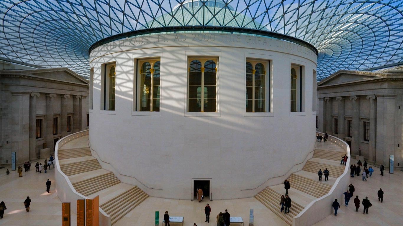 The Reading Room at the British Museum’s Great Court in London (© Aardvark/Alamy)(Bing United Kingdom)