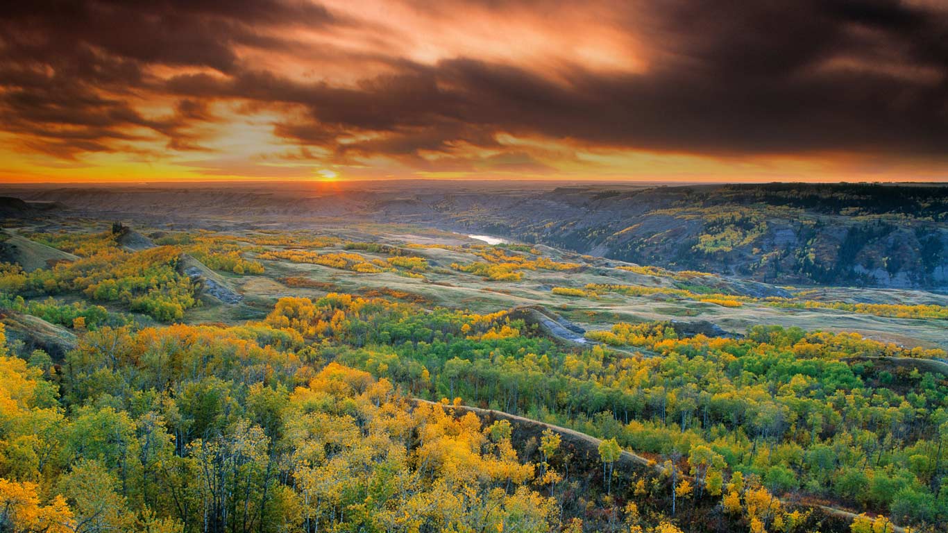 Dry Island Buffalo Jump Provincial Park, Alberta, Canada (© Darwin Wiggett/Alamy)(Bing United States)