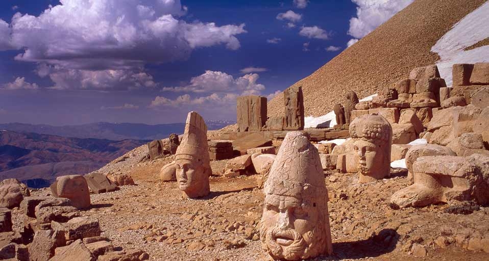 Heads of stone statues at Mount Nemrut in eastern Turkey (© Manfred Mehlig/Corbis) &copy; (Bing United Kingdom)