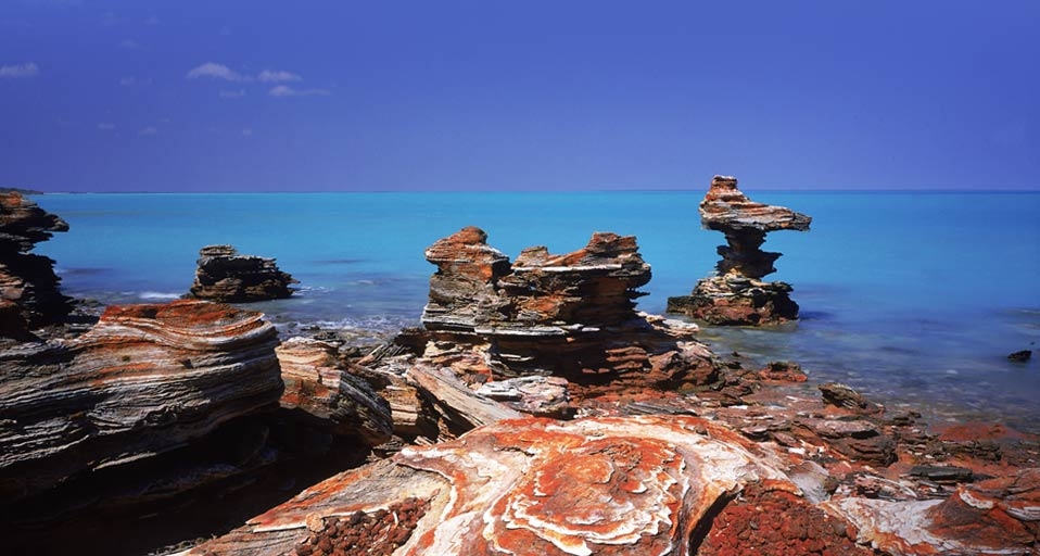 Eroded rock formations at Roebuck bay, on the coast south of Broome, in Western Australia – Ted Mead/Photolibrary &copy; (Bing United Kingdom)