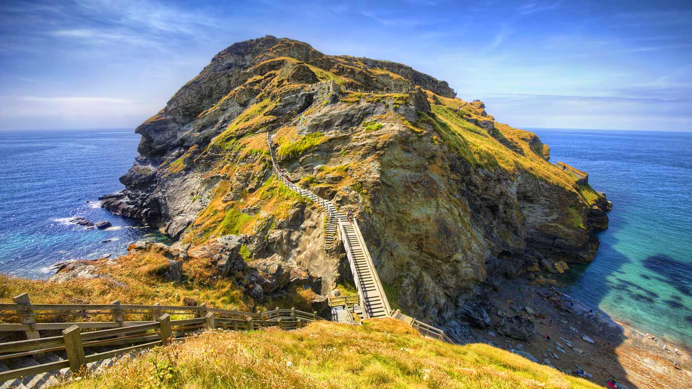 Tintagel on the Atlantic coast of Cornwall (© Rolf E. Staerk/Shutterstock)(Bing United Kingdom)