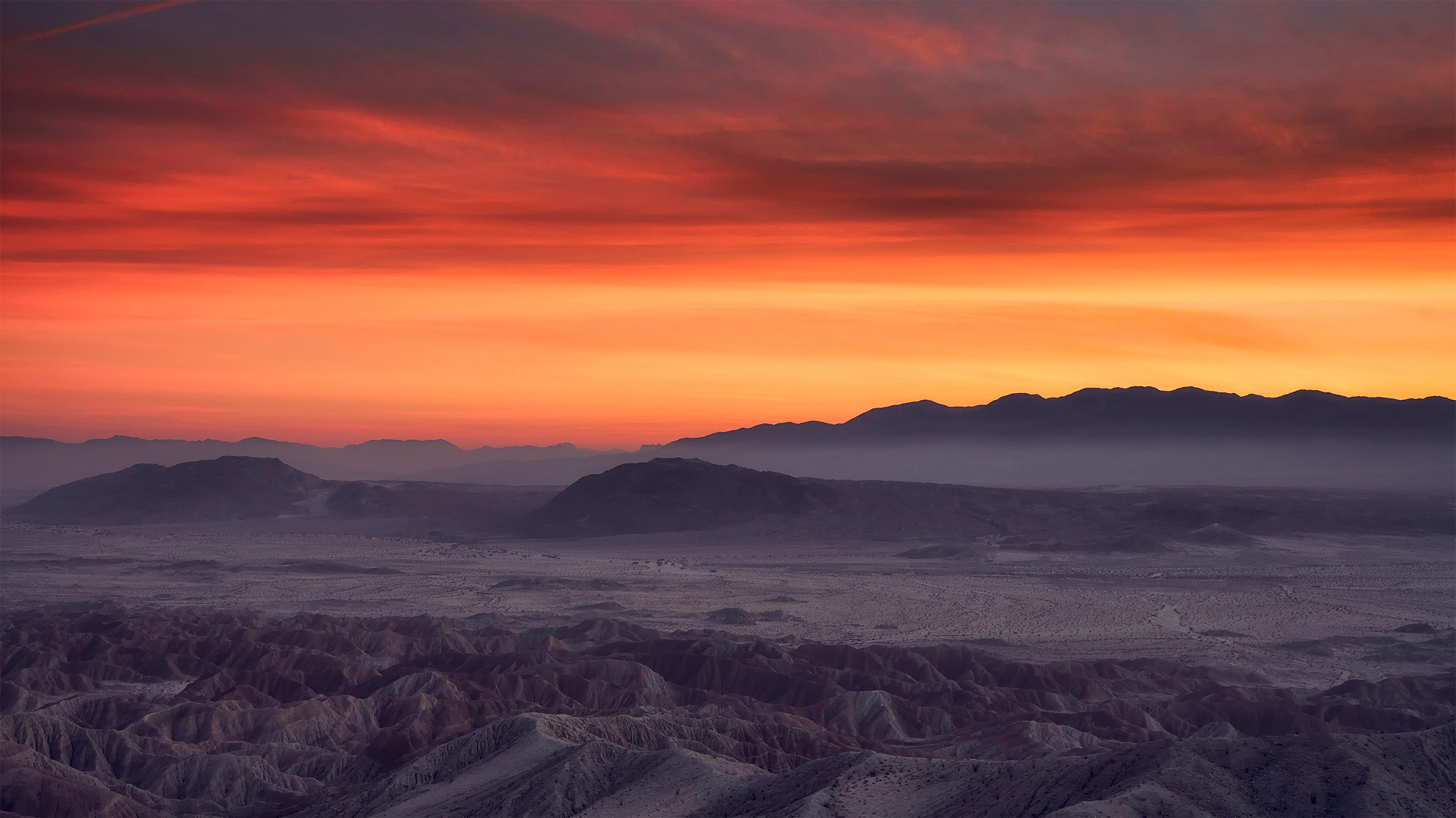 Borrego Badlands in Anza-Borrego Desert State Park, California (© Tom Hogan/plainpicture)(Bing Canada)