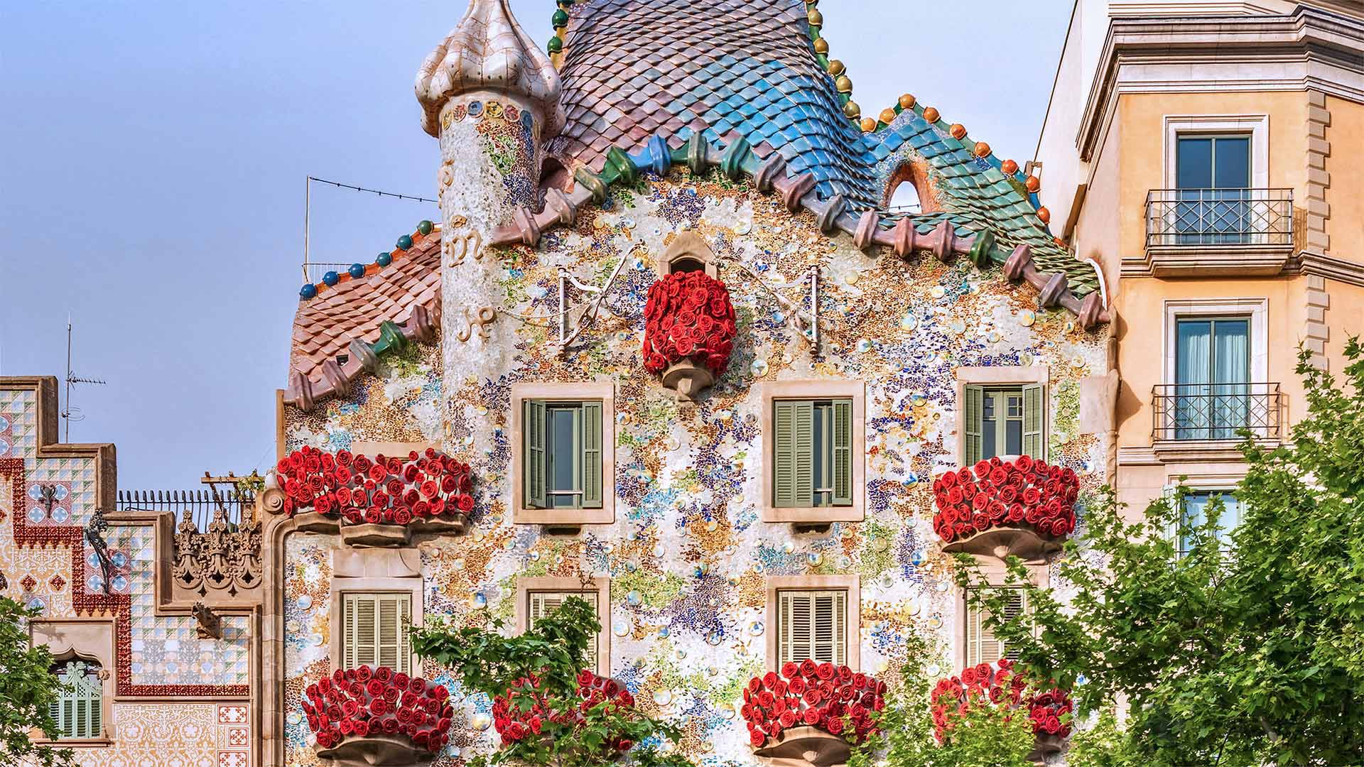 At Casa Batlló for Saint Jordi’s Day in Barcelona, Spain (© Jon Arnold Images Ltd/Alamy)(Bing Canada)