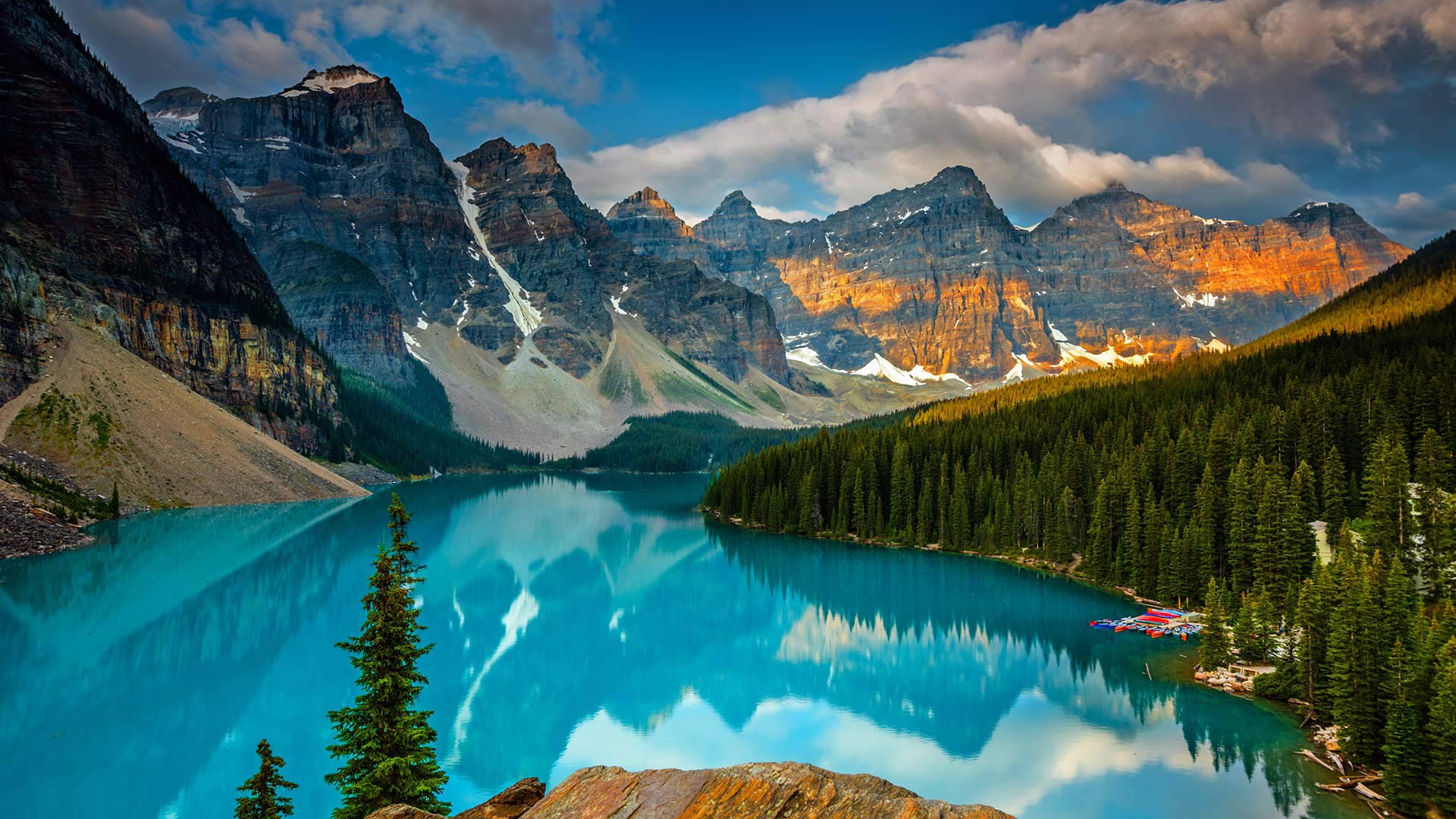 Moraine Lake in Banff National Park, Alberta, Canada (© Schroptschop/Getty Images)(Bing United Kingdom)