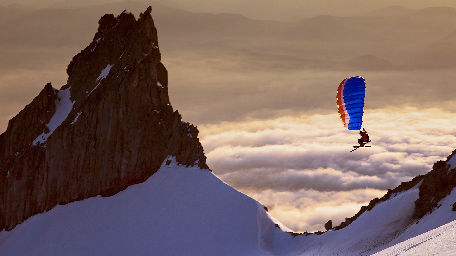 Alex Peterson speed riding on the south side of Mount Hood, Oregon, USA (© Richard Hallman/DEEPOL by plainpicture)(Bing United Kingdom)