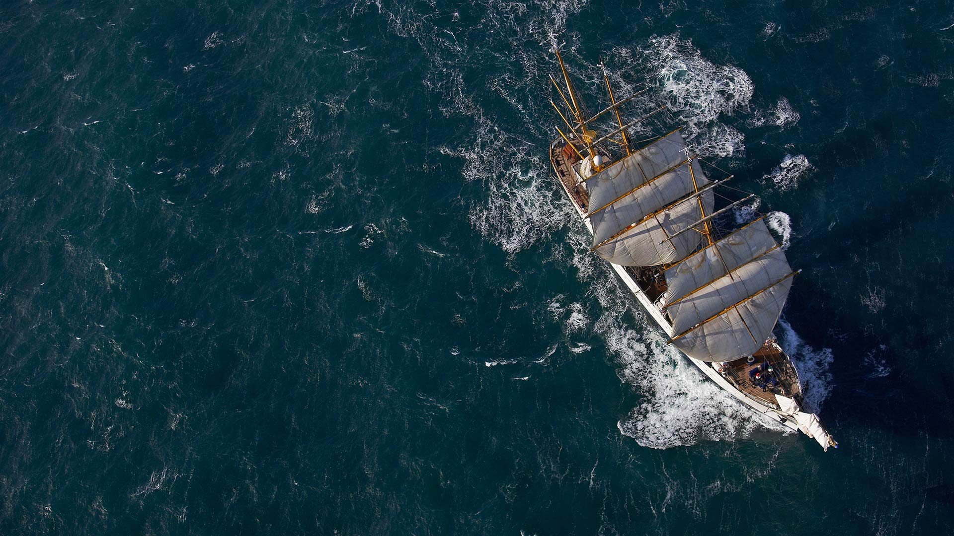 German Navy tall ship Gorch Fock in waters close to Reykjavík, Iceland (© DEEPOL by plainpicture/Henn Photography)(Bing United Kingdom)