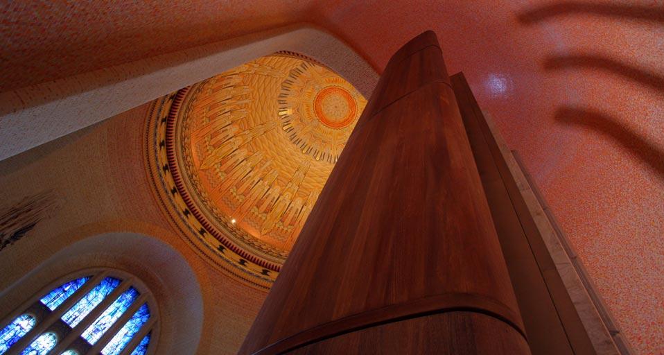 Hall of Memory, Australian War Memorial in Canberra, Australia (© Tom Harradine/Alamy)(Bing United Kingdom)