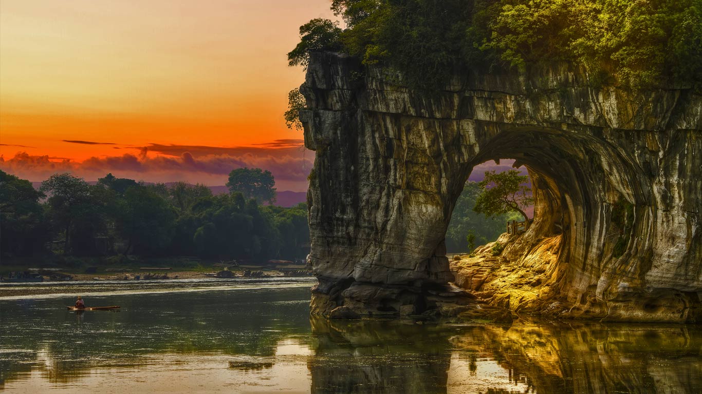 Elephant Trunk Hill, Guilin, China (© Ajancso/Shutterstock)(Bing United Kingdom)