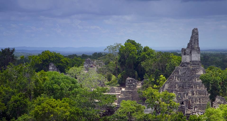Die Maya-Stadt Tikal im Regenwald von Guatemala – Keren Su/Corbis &copy; (Bing Germany)