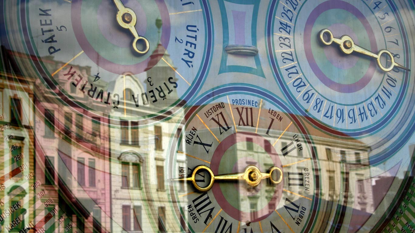 Buildings reflected in the astronomical clock in the Upper Square of Olomouc, Czech Republic (© scubabartek/iStock/Getty Images Plus)(Bing Canada)