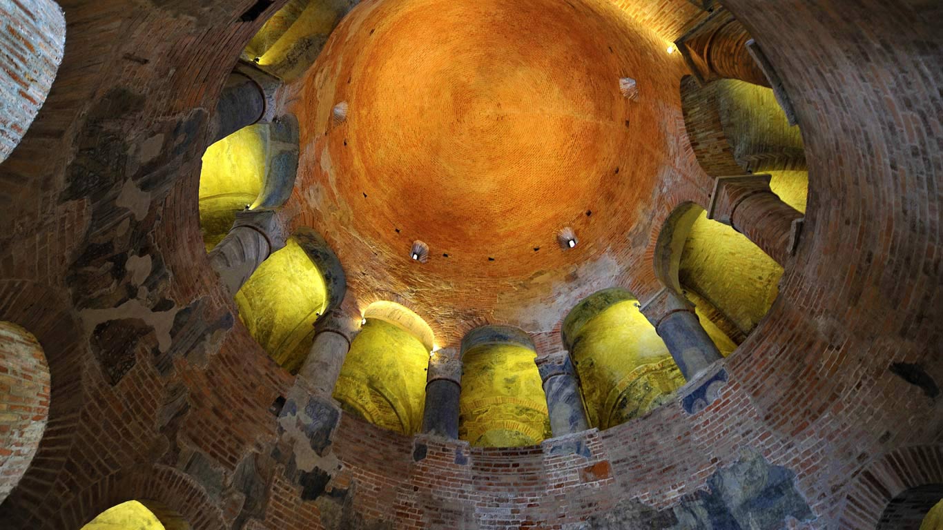 Rotonda di San Lorenzo in Mantua, Italy (© geo-select FotoArt)(Bing United Kingdom)
