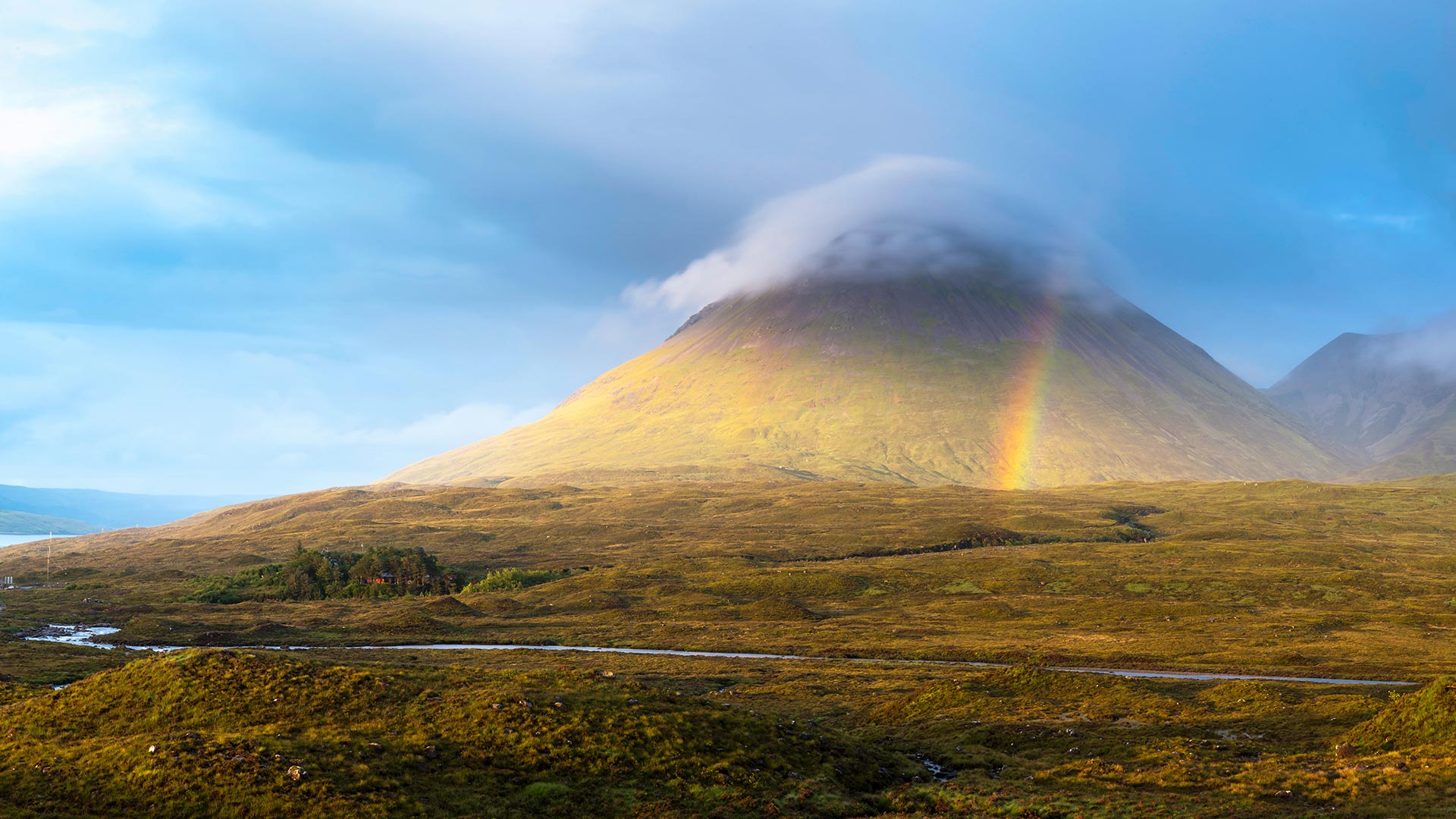 Misty peak of Glamaig, Red Hills, Isle of Skye (© fotoVoyager/Getty Images)(Bing United Kingdom)