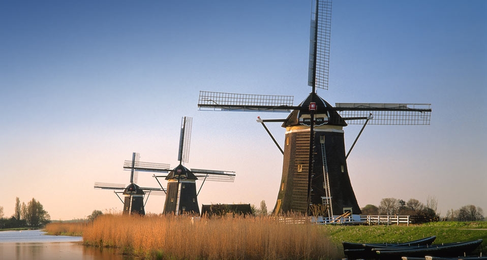 Leidschendam, Holland -- Gavin Hellier/age fotostock &copy; (Bing United Kingdom)