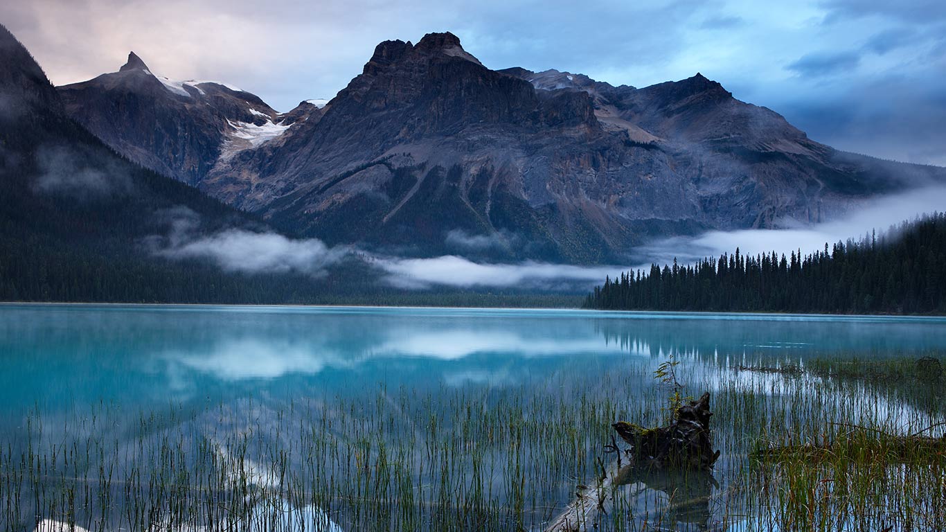 Emerald Lake with the peaks of the President Range in Yoho National Park, B.C. (© David Noton/Minden Pictures)(Bing Canada)