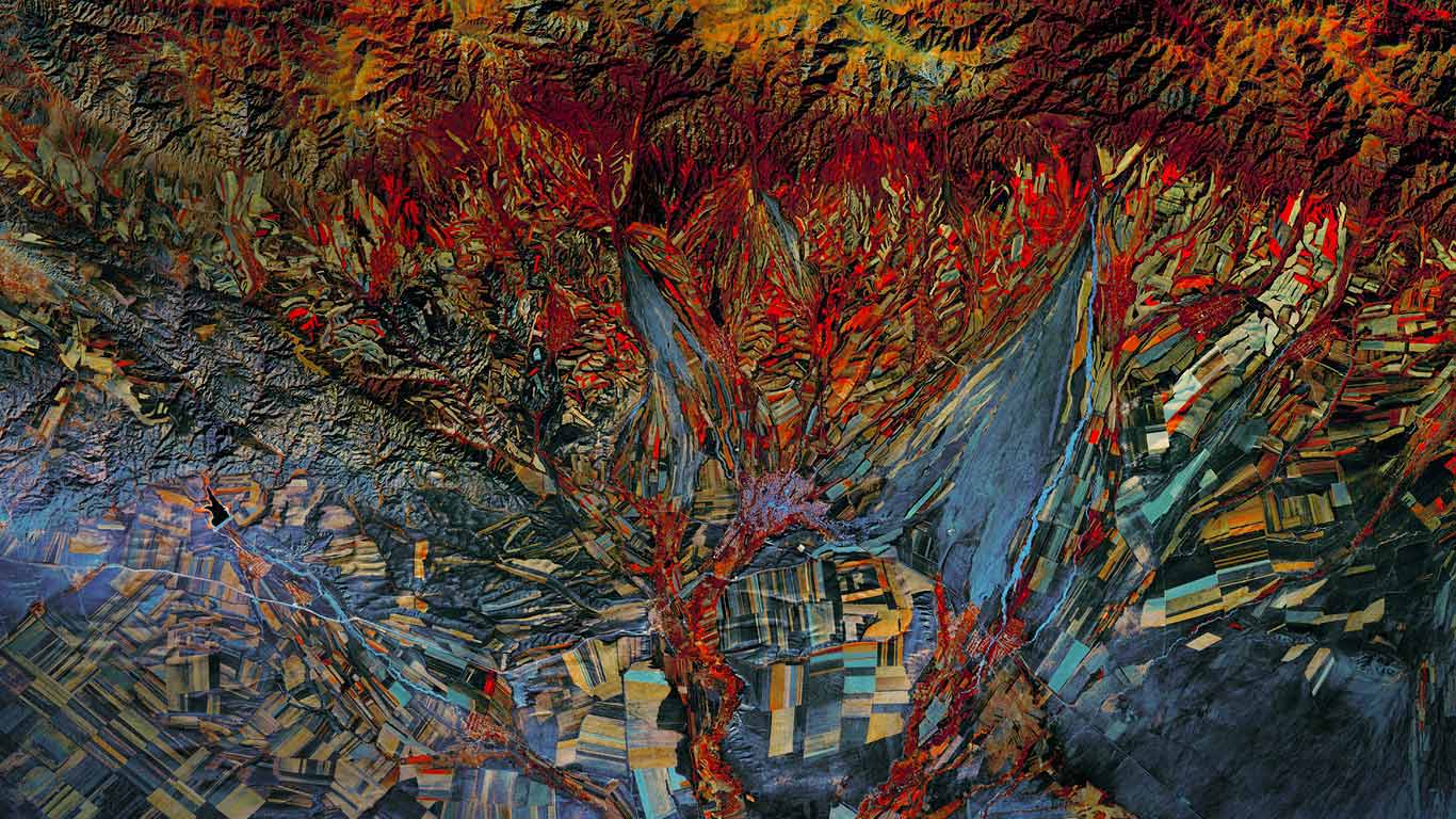 Landsat 8 satellite’s infrared photo of fields in Kazakhstan (© NASA)(Bing Canada)