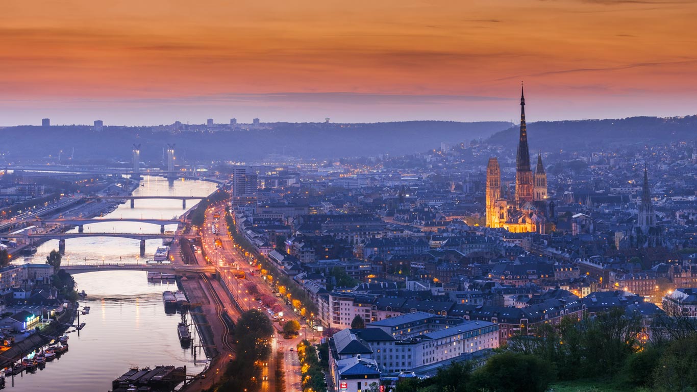 Rouen, Normandy, France (© Tim Gartside/age fotostock)(Bing United Kingdom)