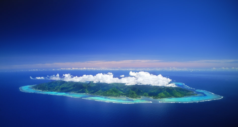 Moorea Island in the Pacific Ocean -- Chad Ehlers/Photolibrary &copy; (Bing United Kingdom)