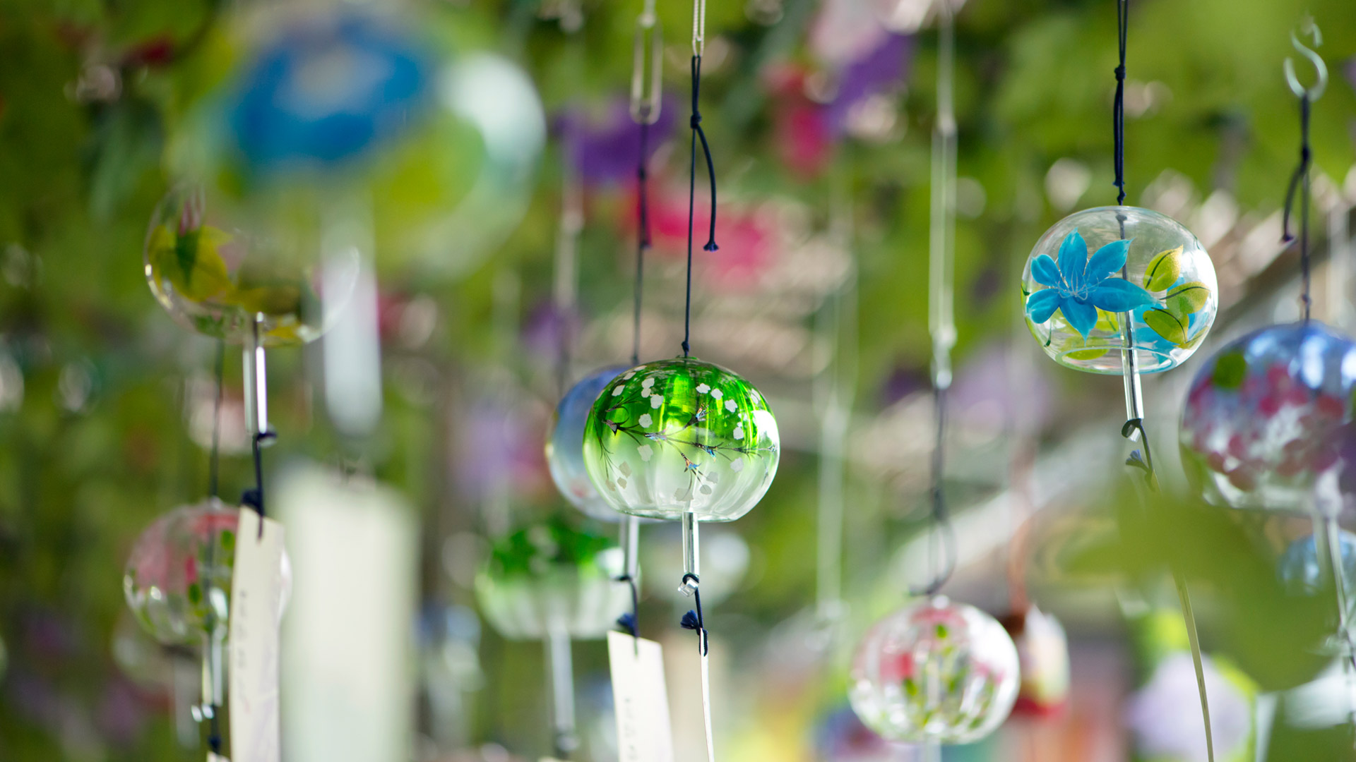 ｢風鈴祭り」 (© chikaphotograph/Getty Images)(Bing Japan)