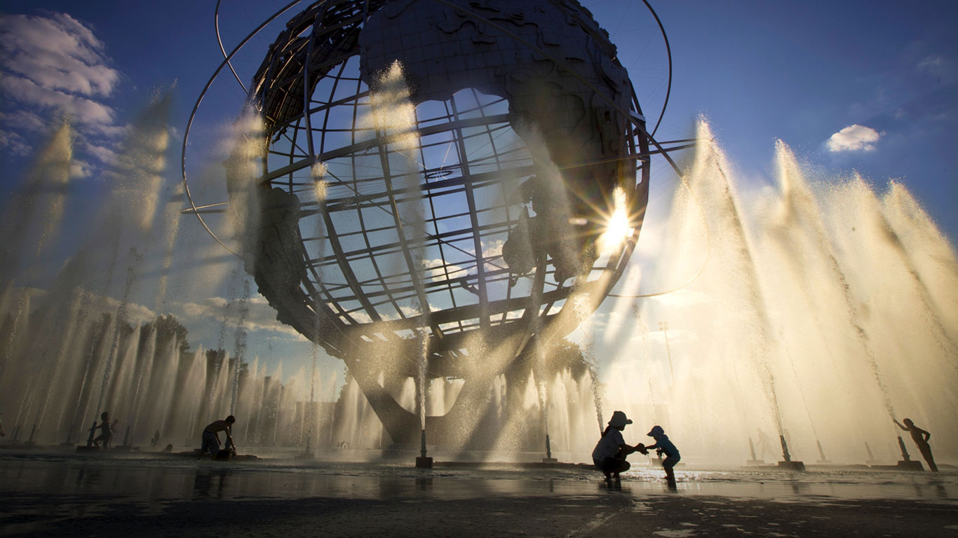The Unisphere outside the grounds of the US Open Tennis Championships in Flushing Meadows–Corona Park, New York City, USA (© Carlo Allegri/Reuters)(Bing United Kingdom)