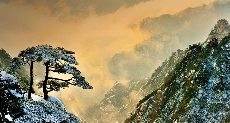 Huangshan in winter, China (©ericgood/Flickr/Getty Images) &copy; (Bing Canada)